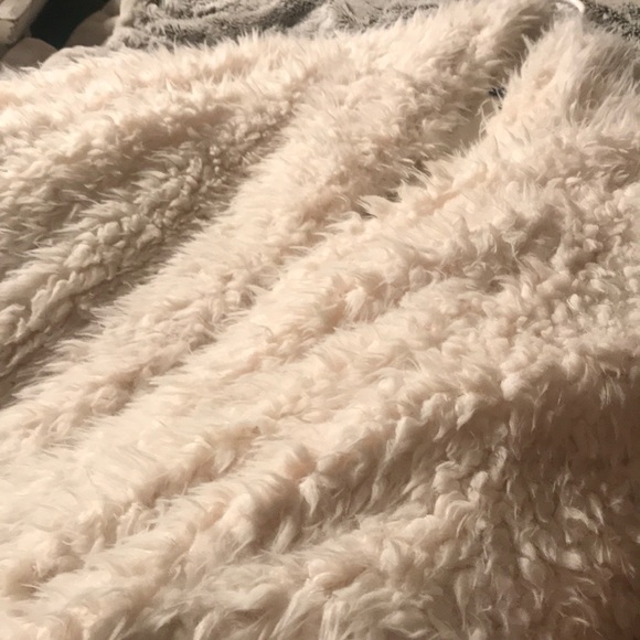 Express Faux Llama Coat - Picture 7 of 8